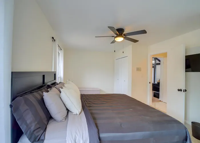 Backyard Oasis! Spacious W/ Pool * Tulsa