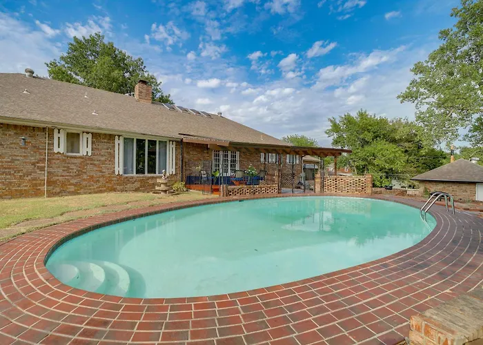 Backyard Oasis! Spacious W/ Pool