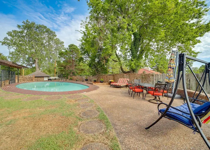 Backyard Oasis! Spacious W/ Pool * Tulsa