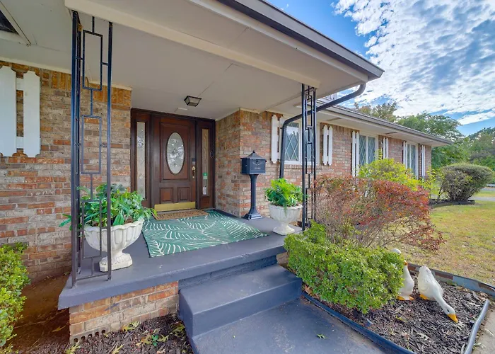 Backyard Oasis! Spacious W/ Pool * Tulsa