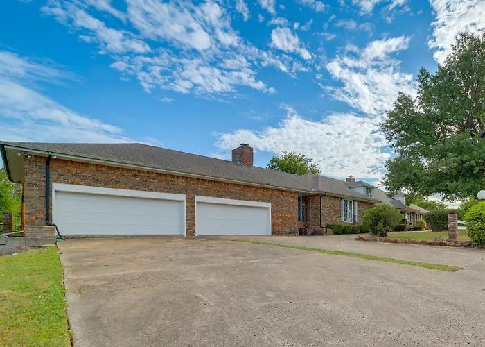 Backyard Oasis! Spacious W/ Pool
